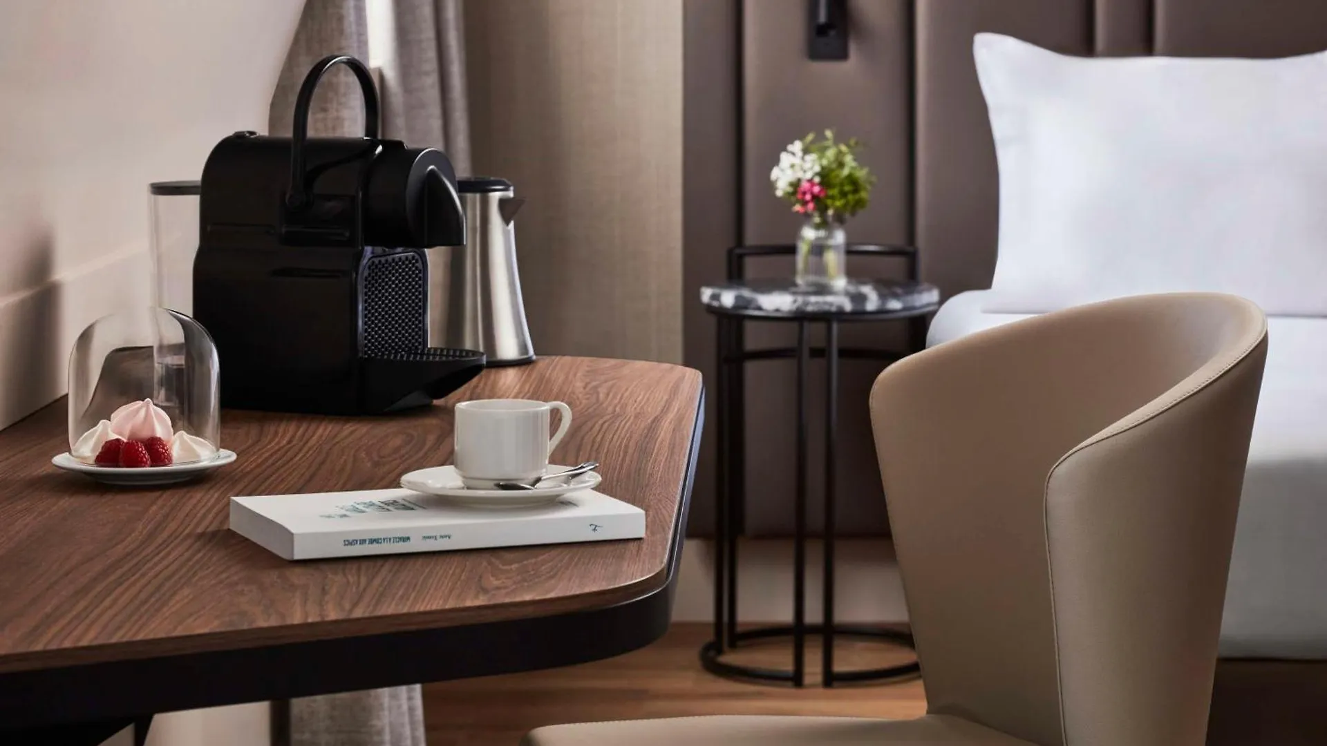 Hotel Nh Gare De L'est 4*