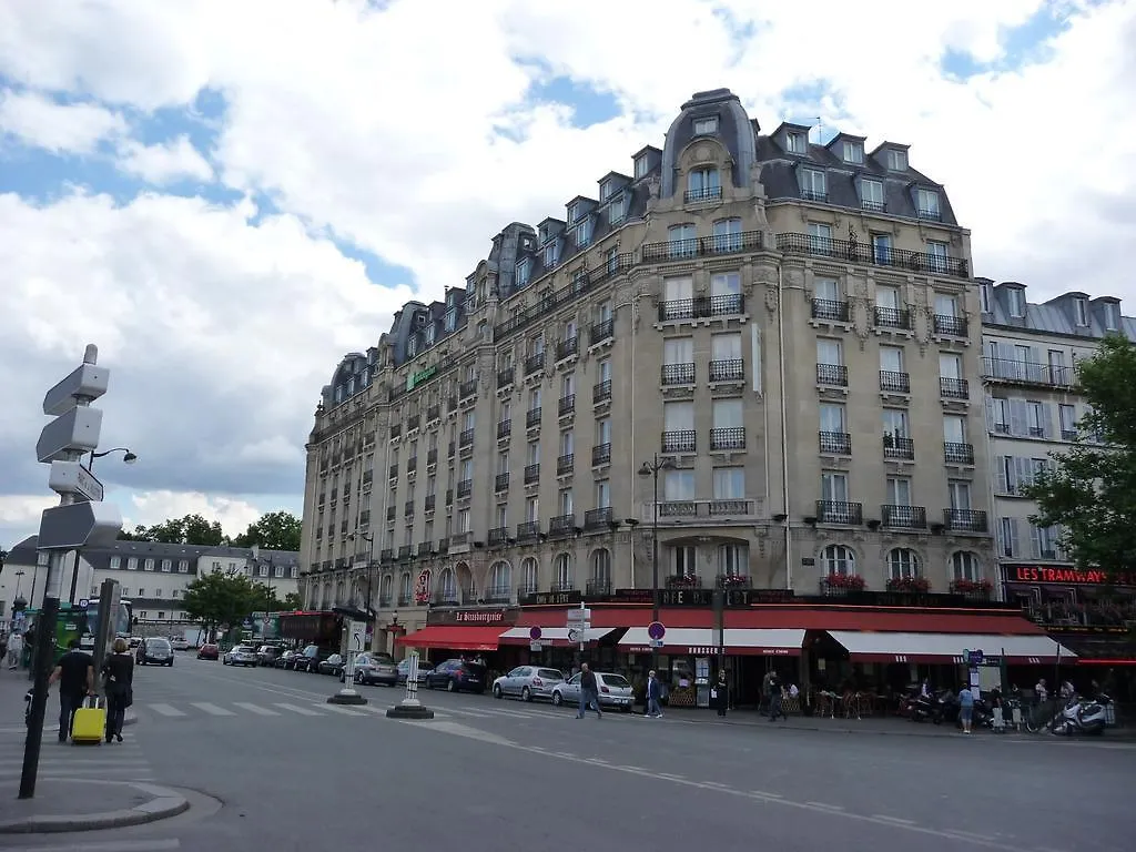 Nh Gare De L'est מלון 4*