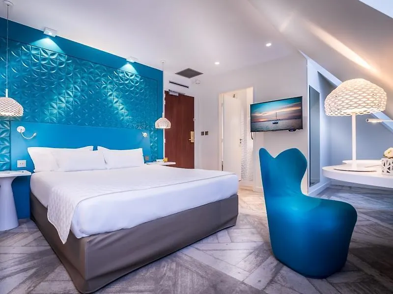 هوليداي إن غار دو لإيه 4* باريس